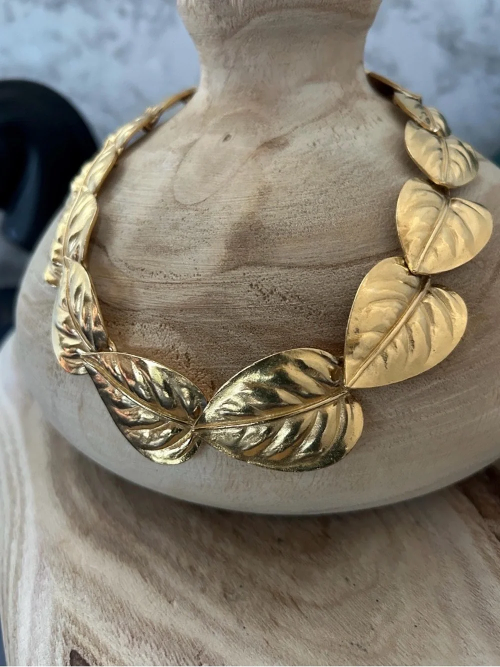 TRIFARI Vintage Graduated Gold-tone Leaf Statement Necklace